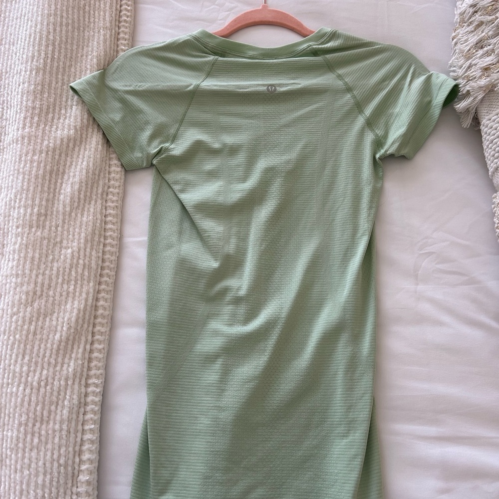 Lululemon Swiftly Tech short sleeve shirt size 2